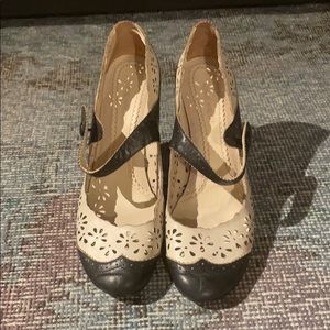 Nine West Black & Cream Mary-Jane Heels